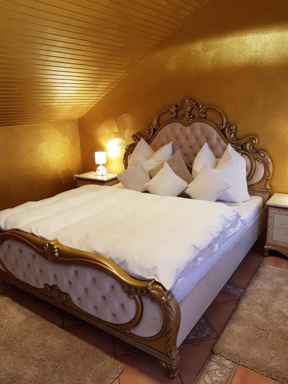Whirlpool Venezia Apartment